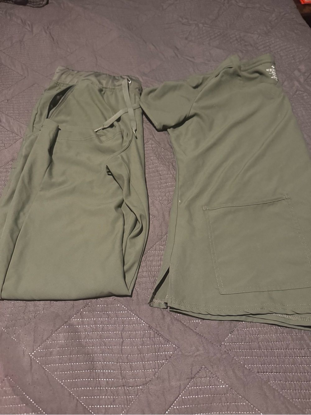 Med Couture Olive Green Women's Jogger Set - Drawstring Pants & Top